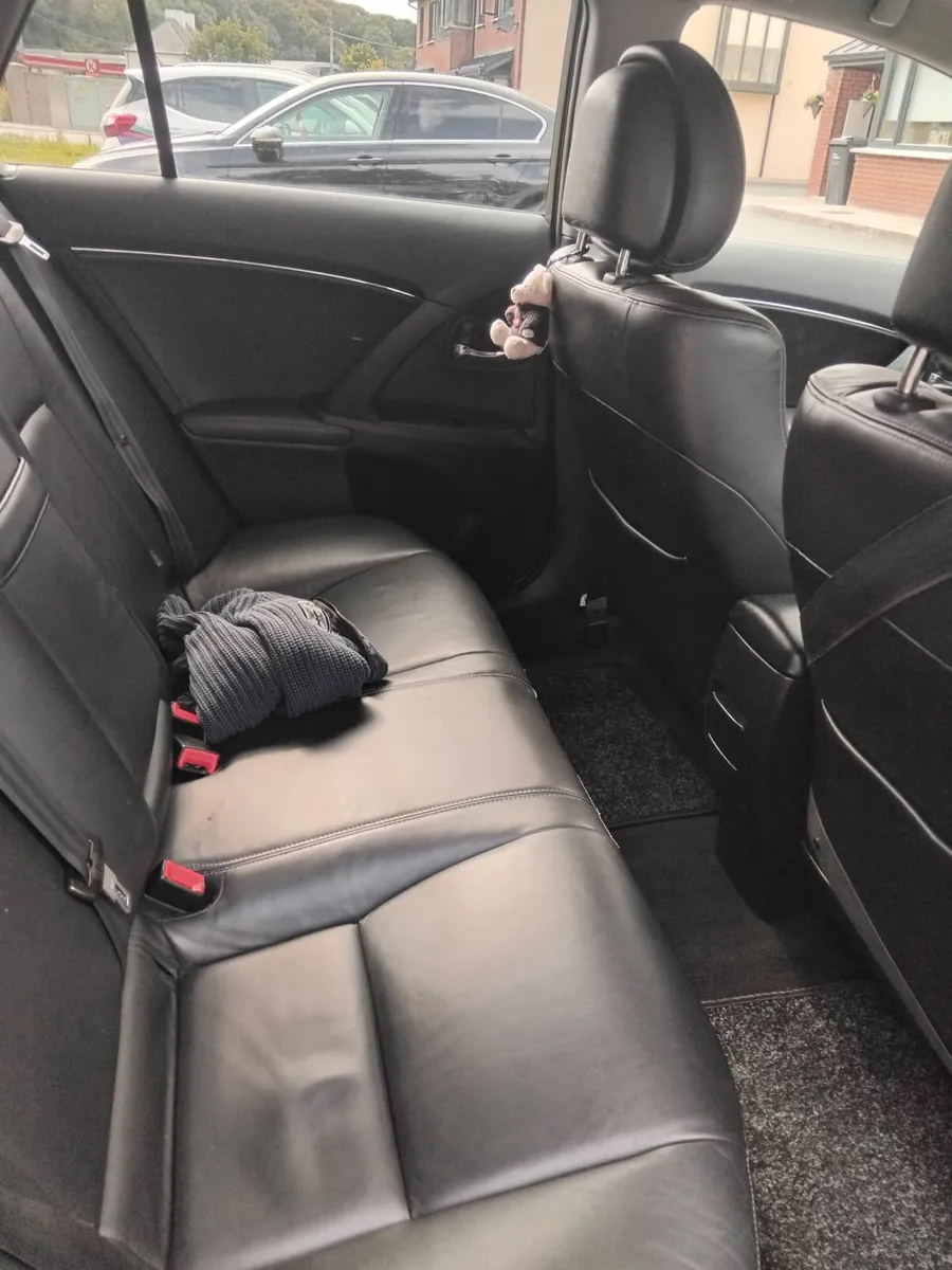 2011 Toyota Avensis estate diesel automatic - Image 4