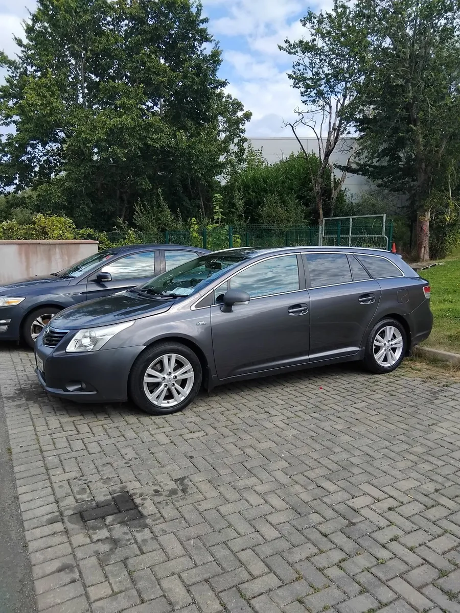 2011 Toyota Avensis estate diesel automatic - Image 1