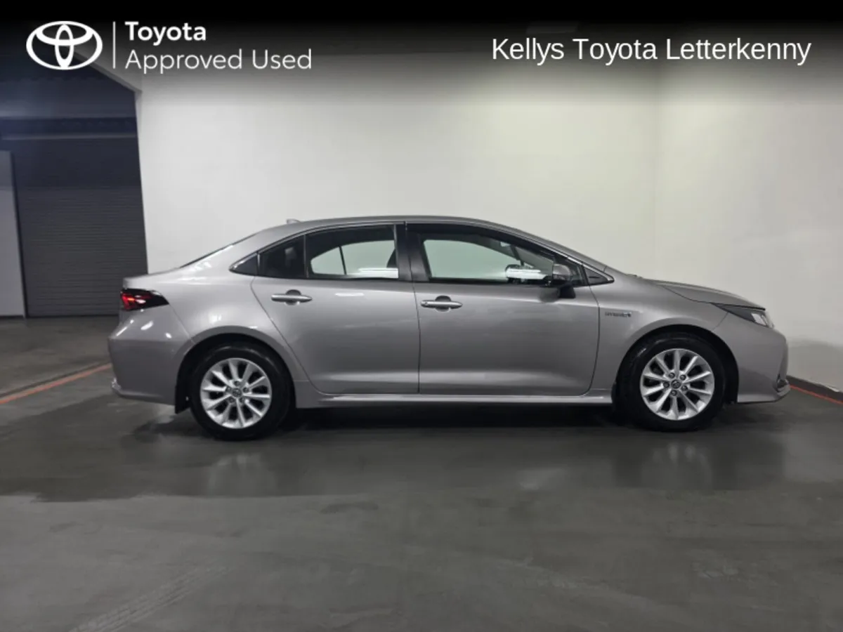 Toyota Corolla COROLLA HYBRID SALOON# 13 - Image 3