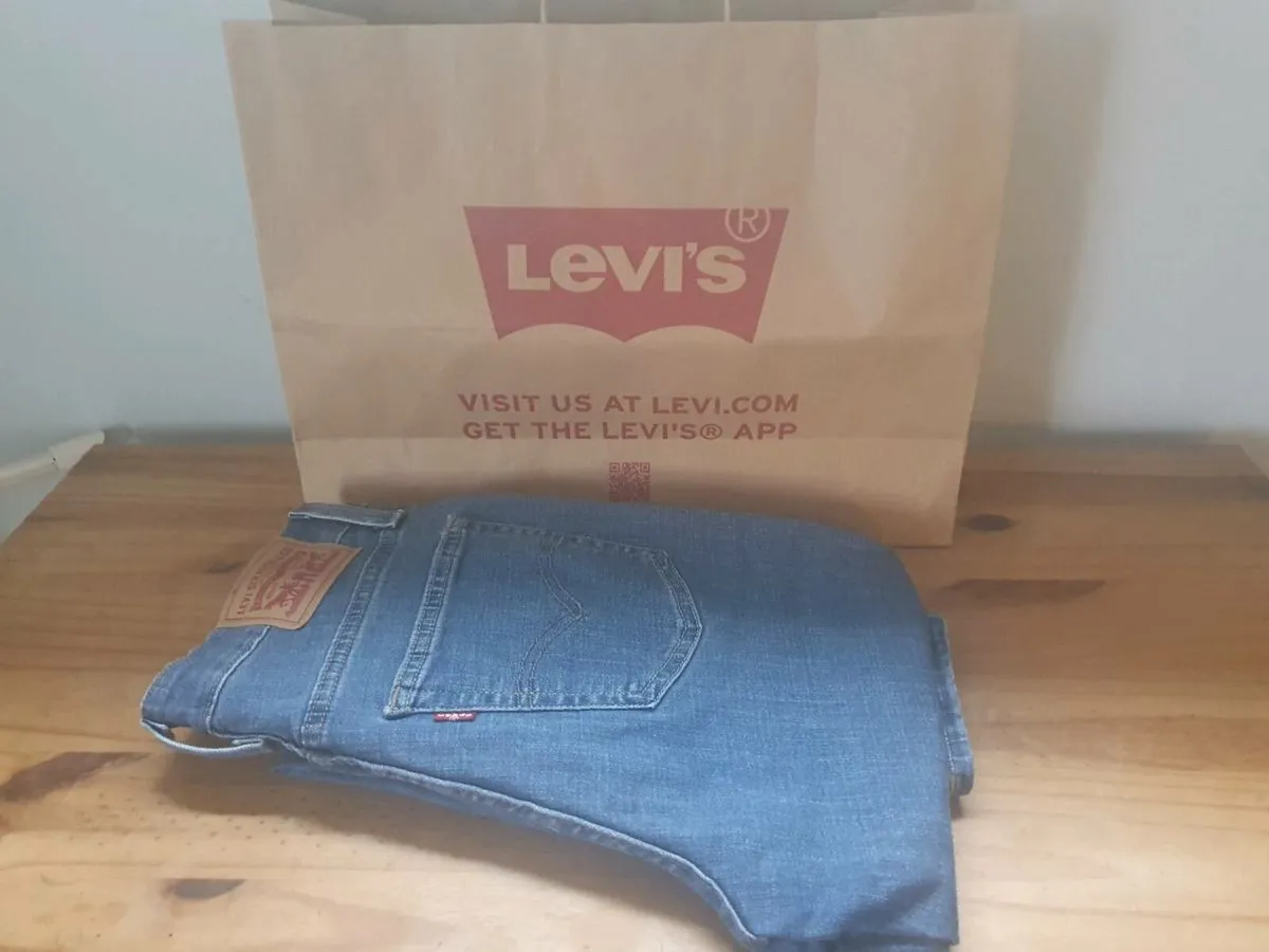Womens Levi jeans - Image 1