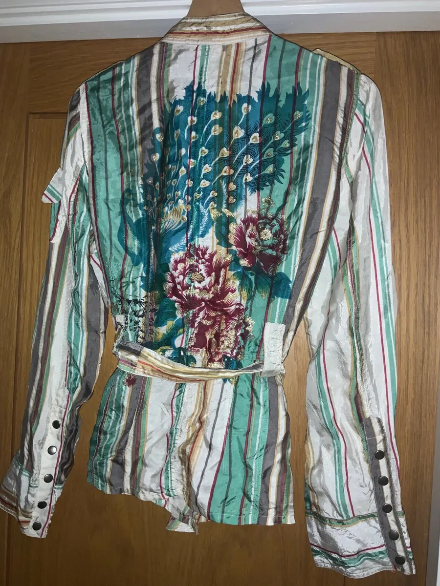 Derhy designer shirt with motif NEW - Image 1