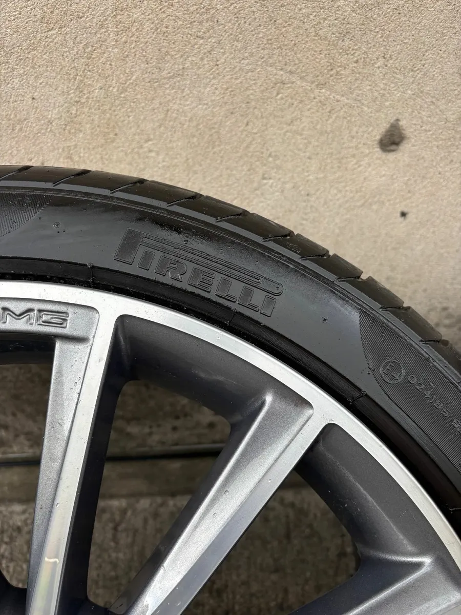4 20" Merc AMG Alloy wheels with Pirelli tyres - Image 3