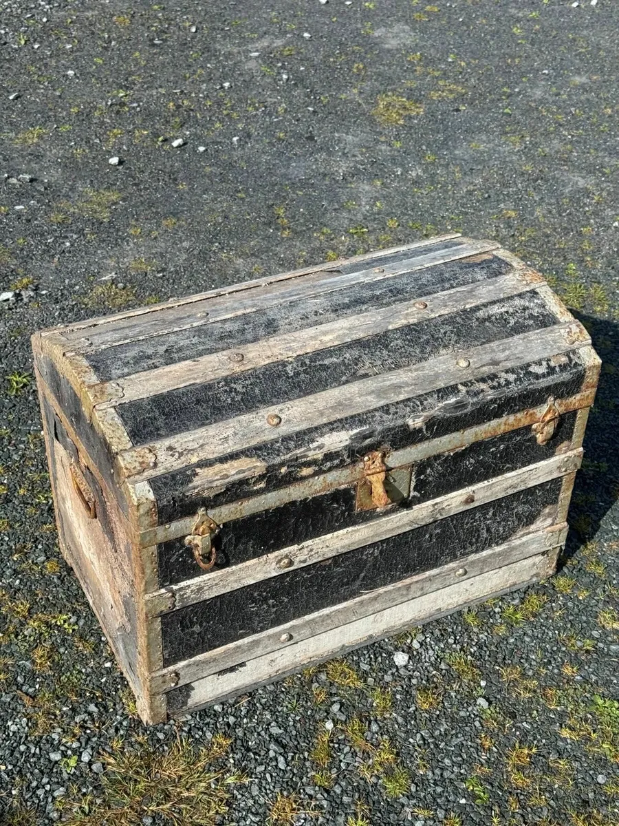 Old Chest for sale - Image 1