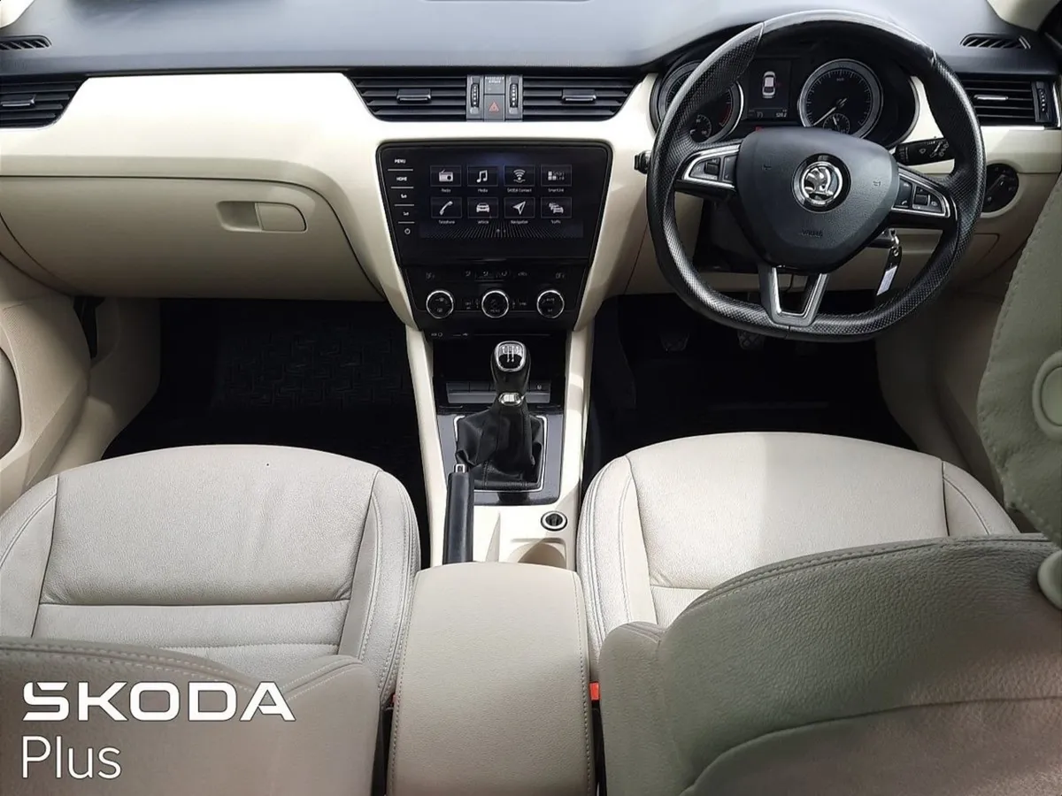 Skoda Octavia  full Beige Leather top Spec - Styl - Image 2