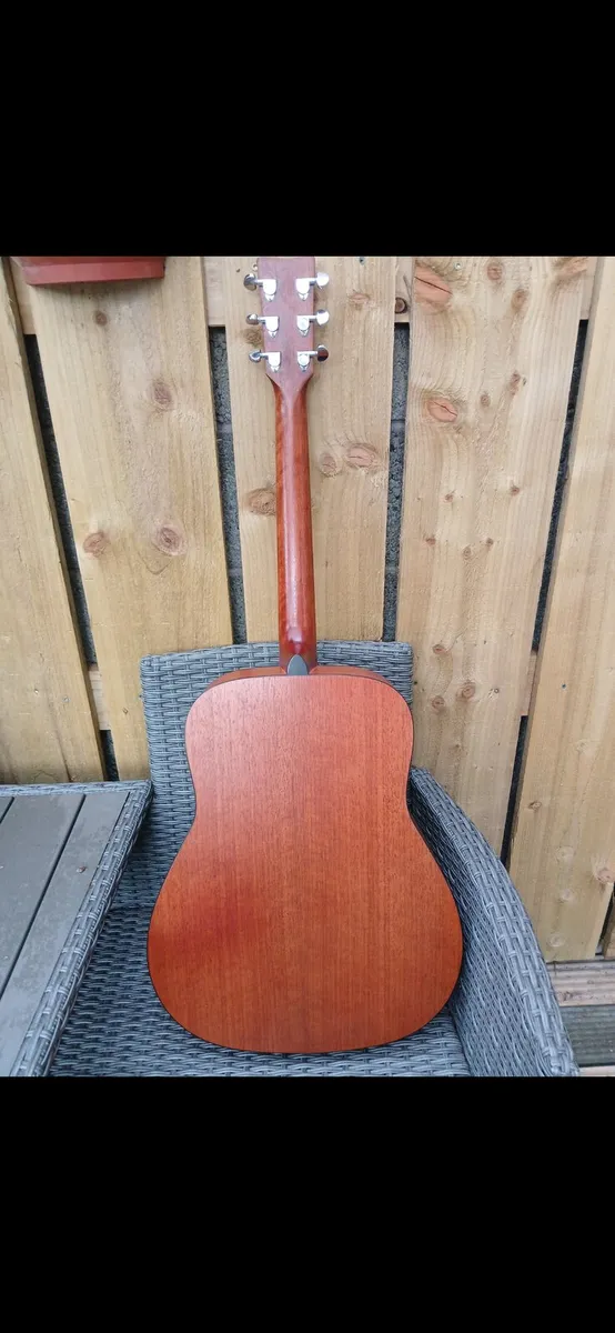 Yamaha guitar - Image 2