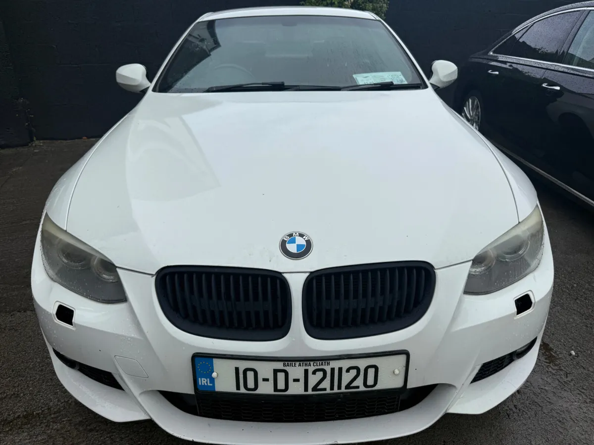 ☘️BMW 320 D M-SPORT WITH SIGNATURE RED LEATHER ‼️ - Image 1