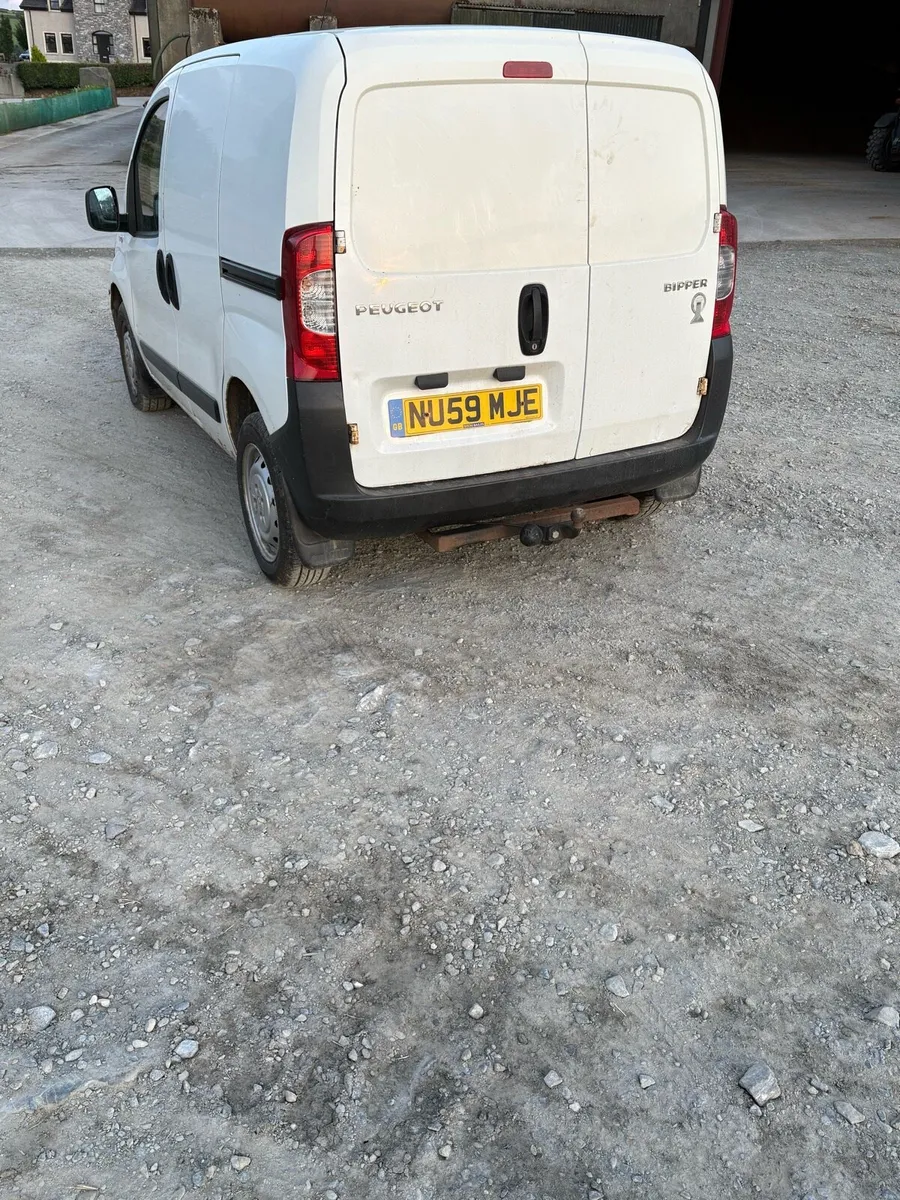 Van - Image 4