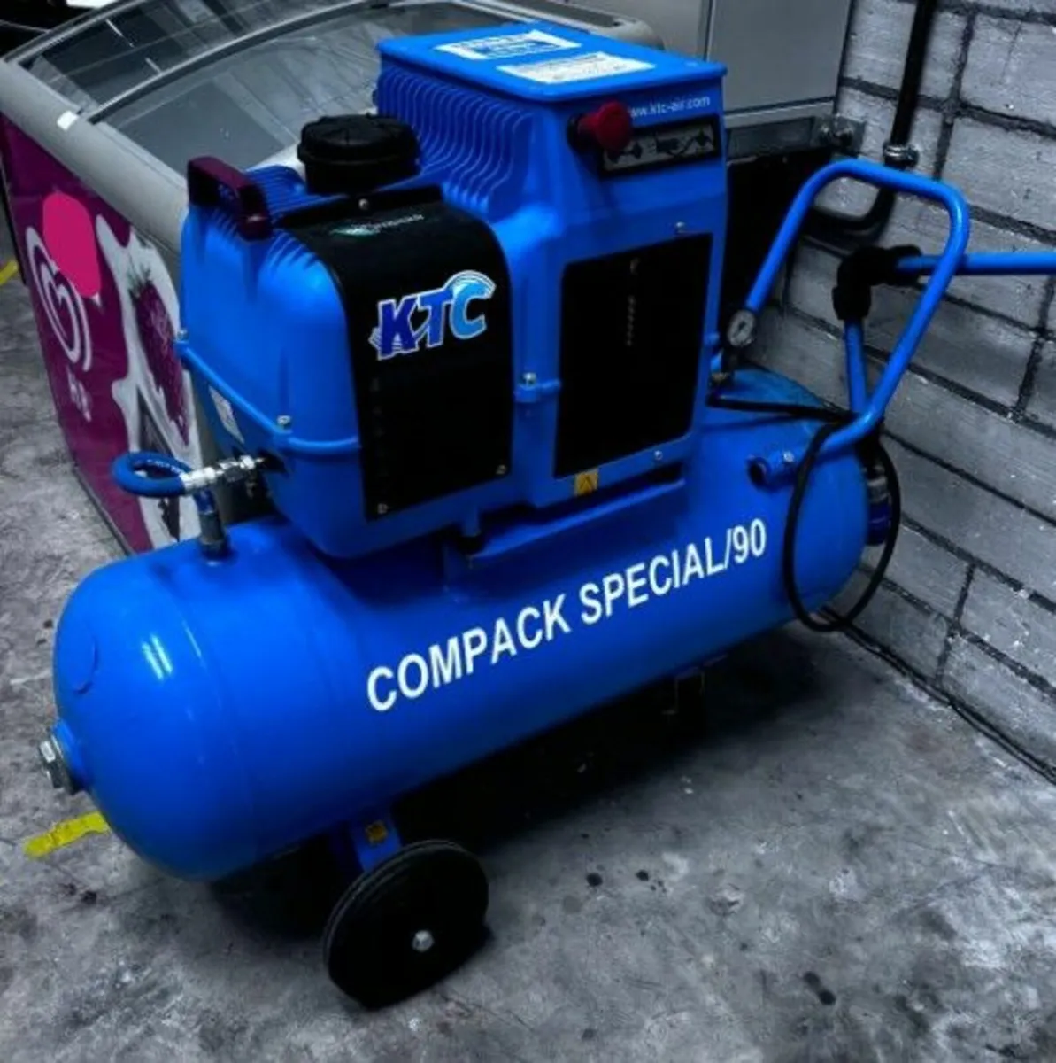 KTC Compack 2 90 L SCREW Compressor - Image 1