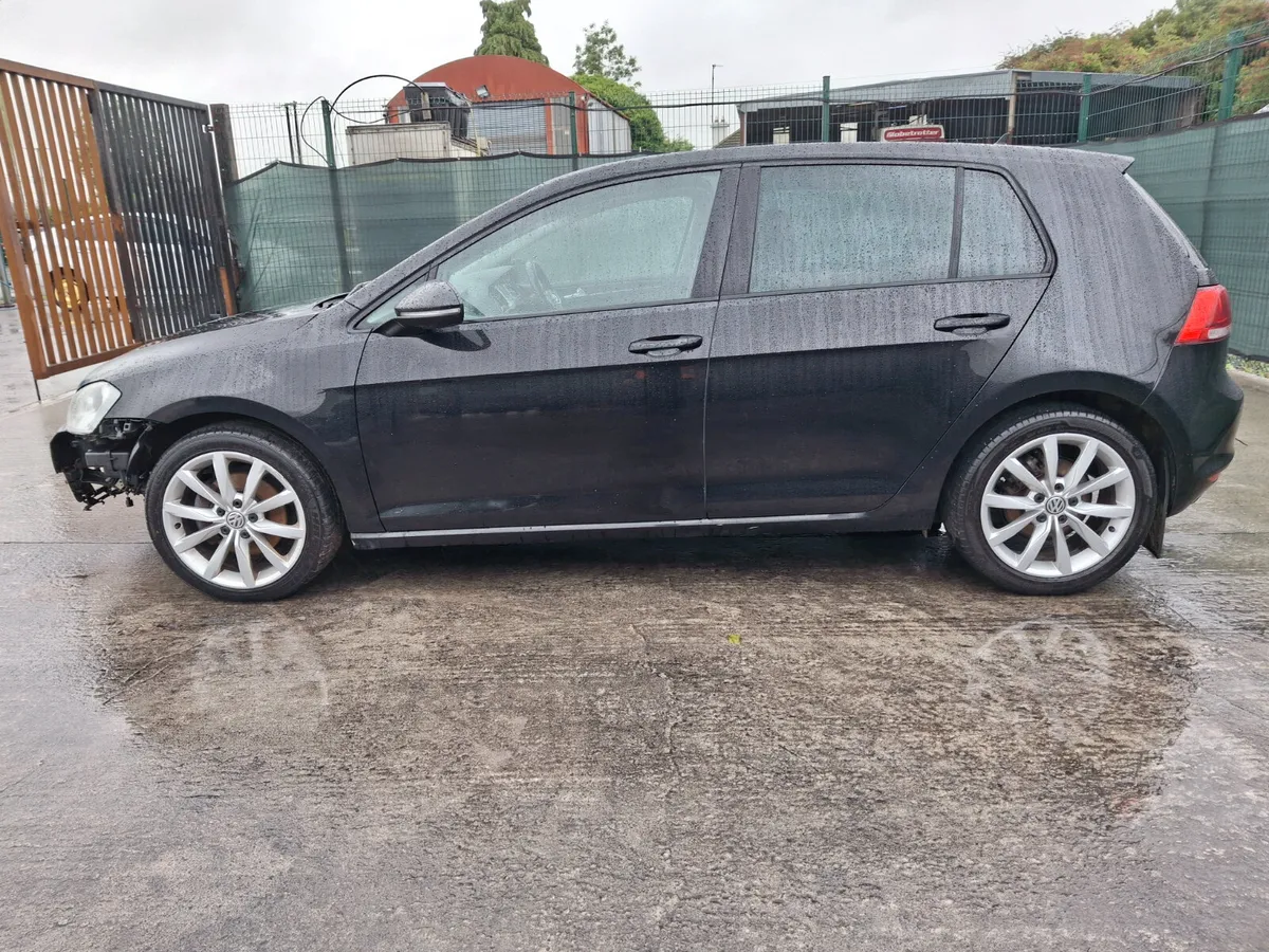 2016 Volkswagen Golf Highline  TDI - Image 2