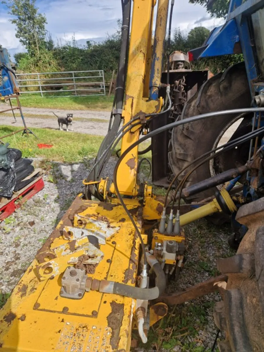 BOMFORD B467 FLAIL HEDGER IN CO MEATH - Image 2