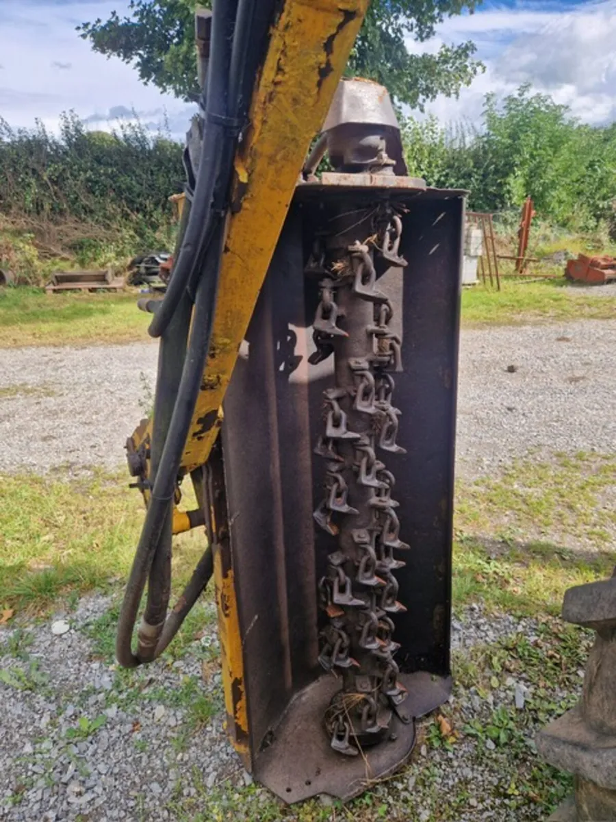 BOMFORD B467 FLAIL HEDGER IN CO MEATH - Image 3