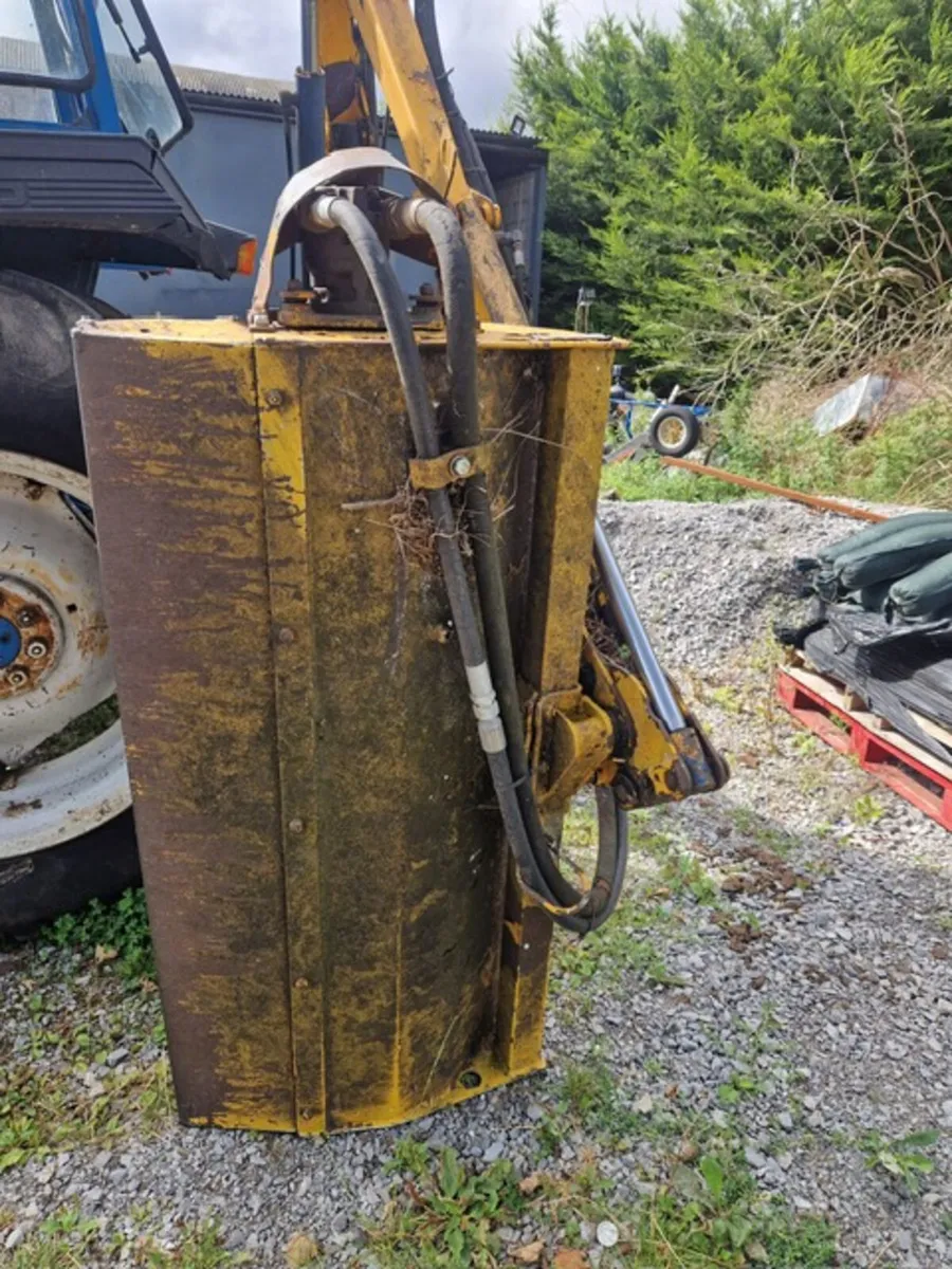 BOMFORD B467 FLAIL HEDGER IN CO MEATH - Image 4