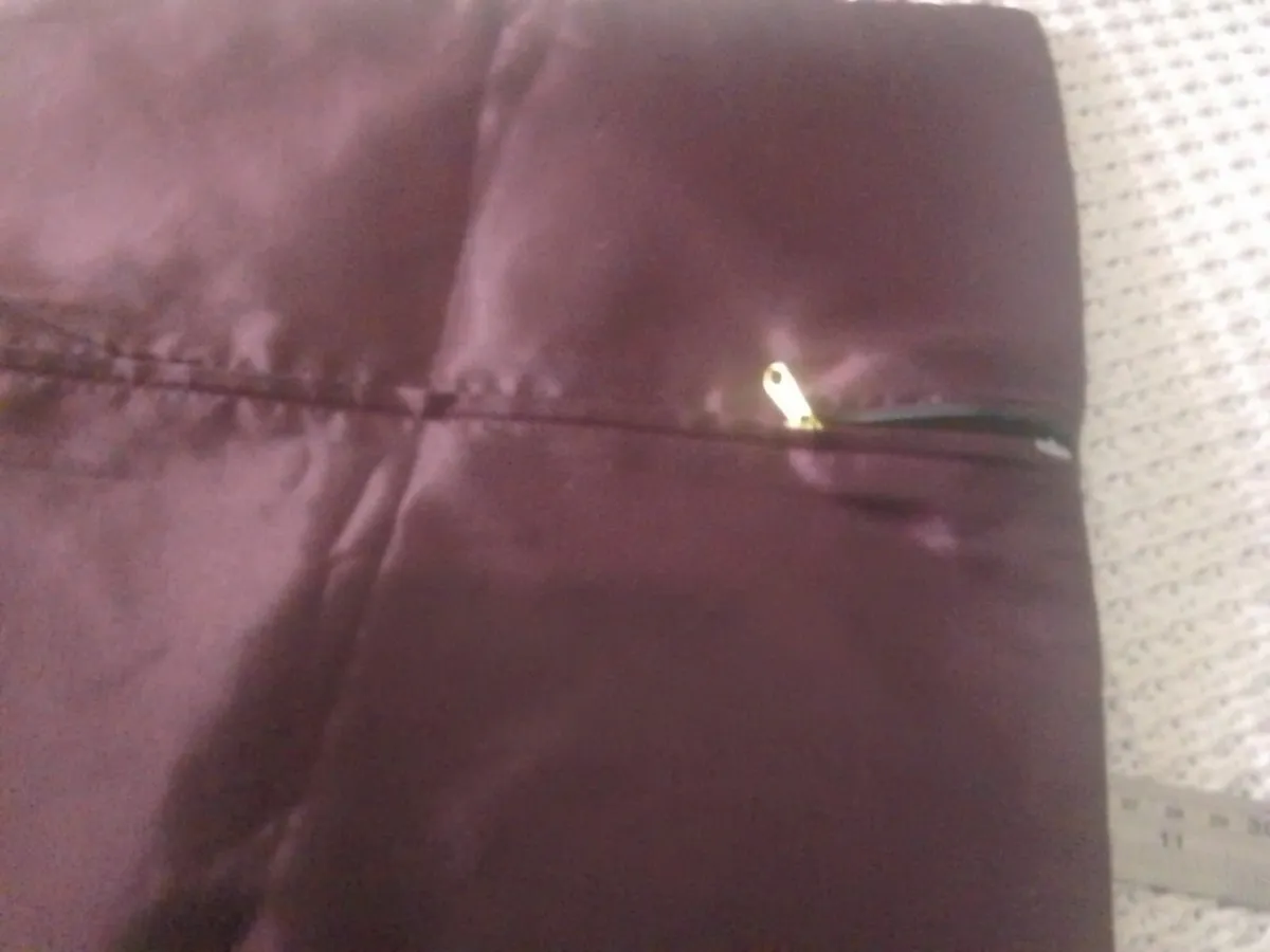 BURGUNDY & GOLD SILK CUSHION COVERS NEW - Image 3
