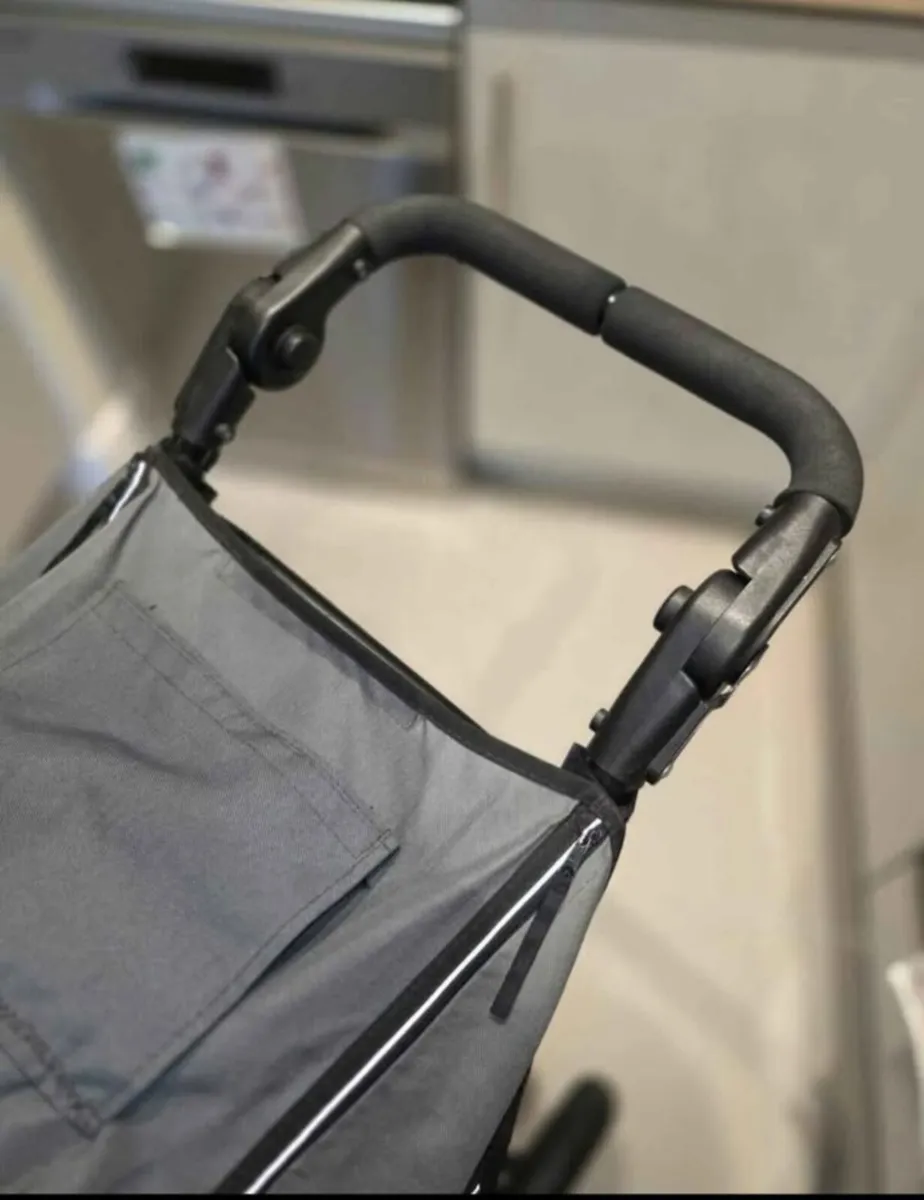 Out N About Single stroller perfect condition - Image 4