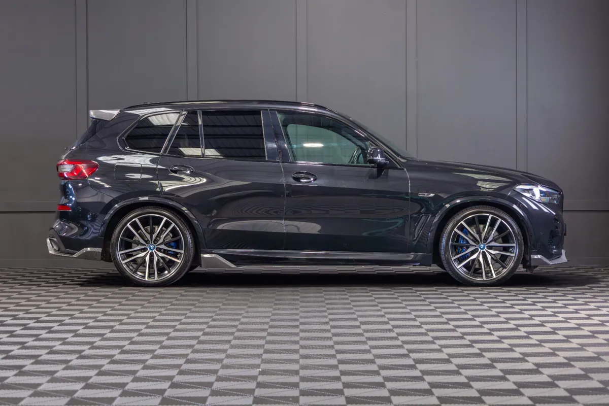 2022 BMW X5 X-Drive 45e M-Sport - Image 2