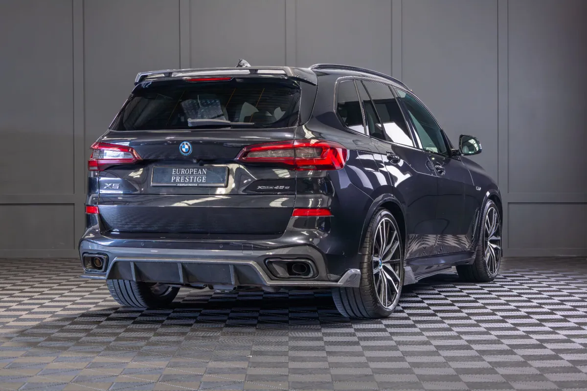 2022 BMW X5 X-Drive 45e M-Sport - Image 3