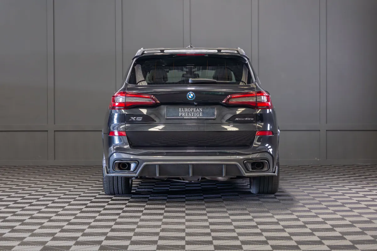 2022 BMW X5 X-Drive 45e M-Sport - Image 4