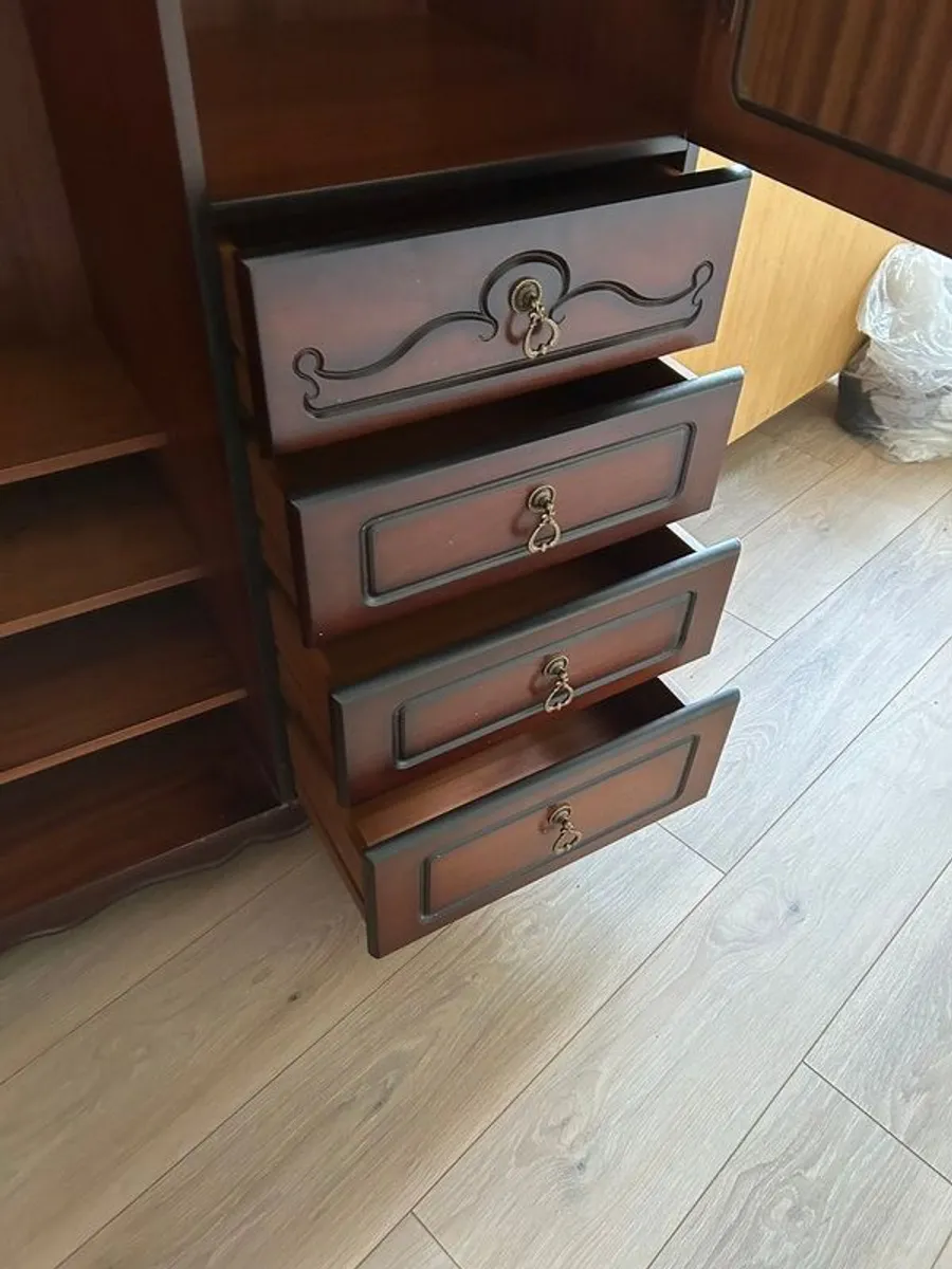 Wardrobe - Image 3