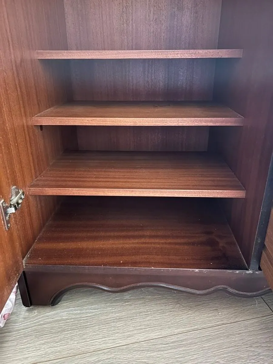 Wardrobe - Image 4