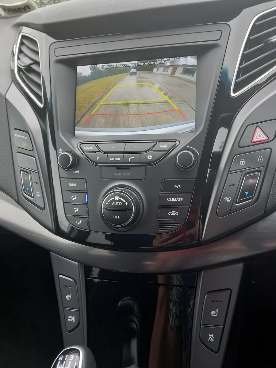 2017 Hyundai i40 Tourer 1.7 Diesel - Image 2