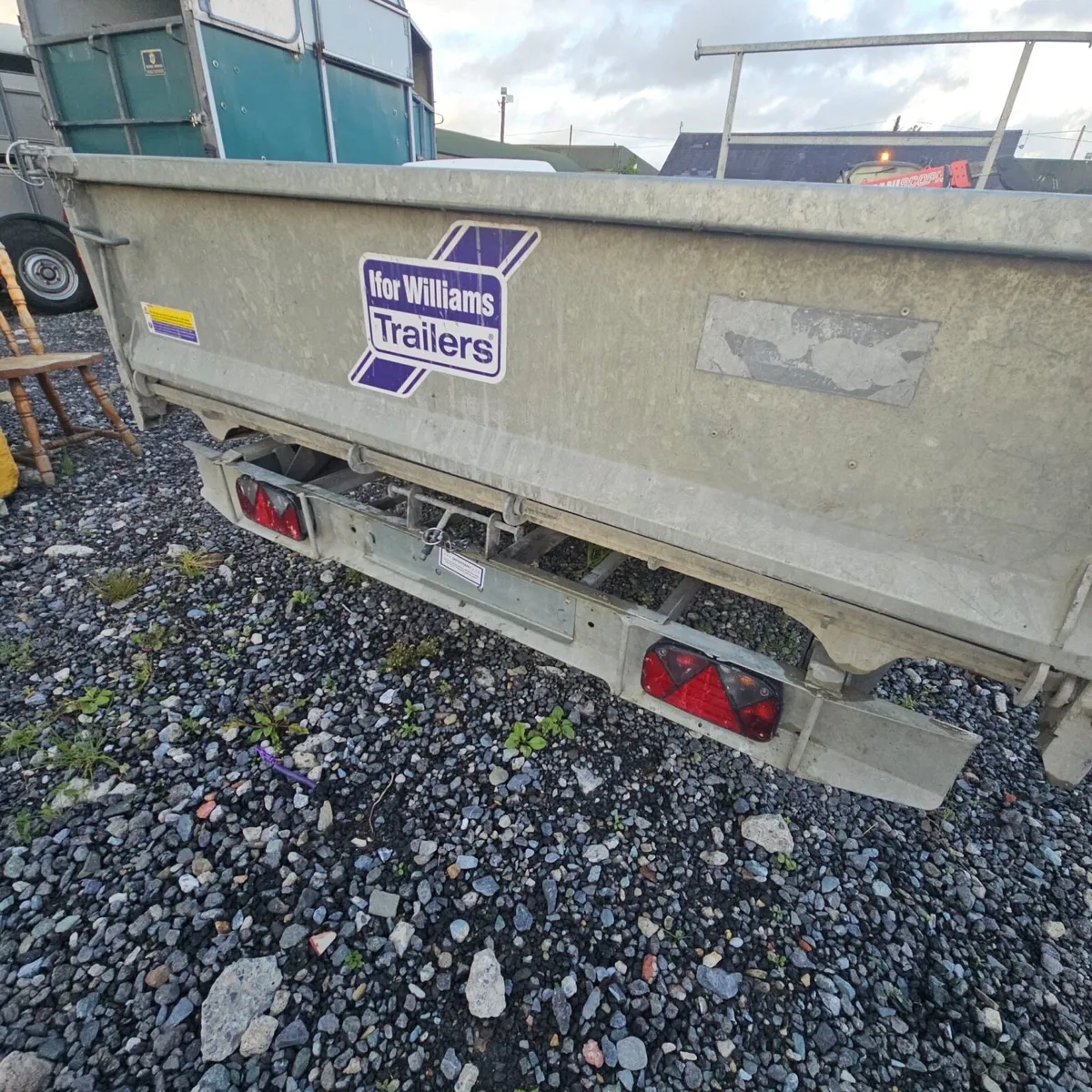 Trailers - Image 2