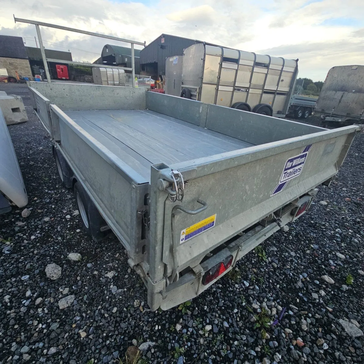 Trailers - Image 3