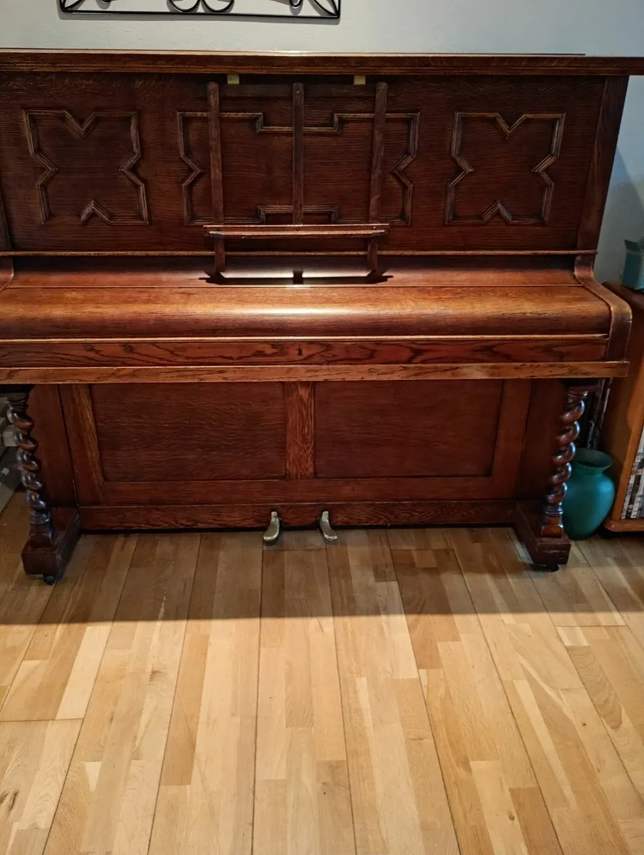 Piano, oak, refurbished and tuned - Image 4