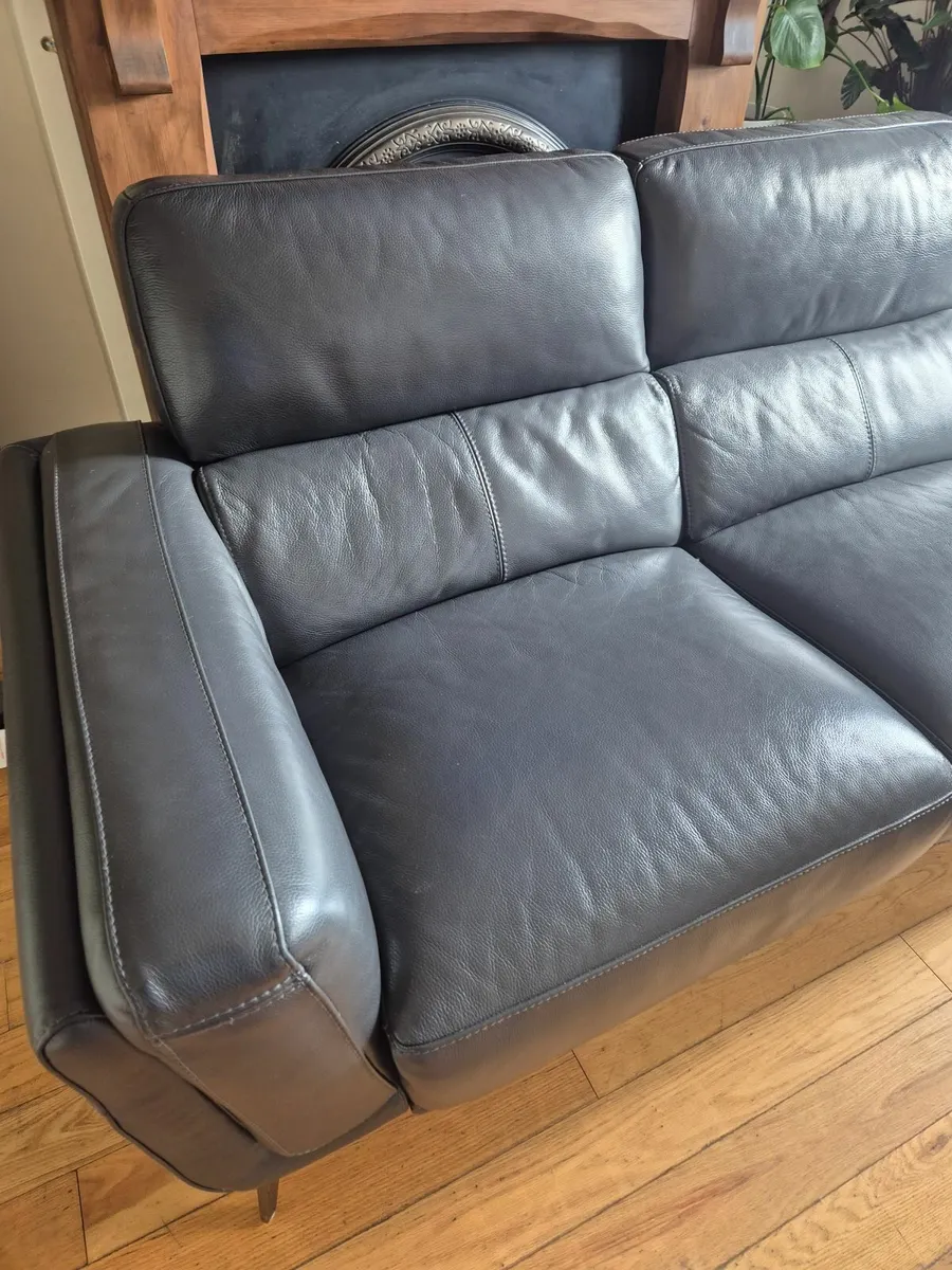 Leather l shape sofa - Image 3