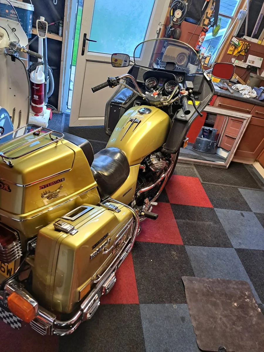 LAMBRETTA  classic SX200  COPY AND OR SILVERWING ? - Image 1