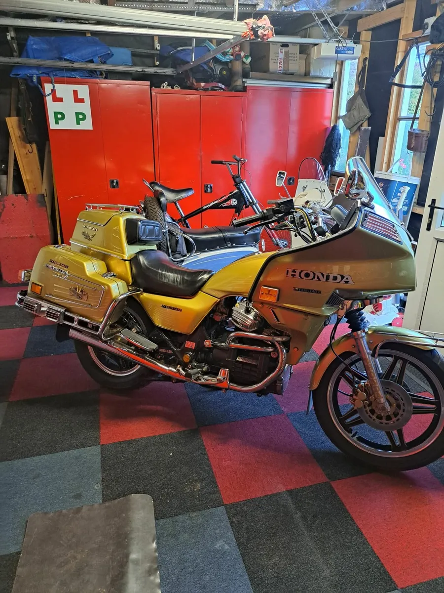 LAMBRETTA  classic SX200  COPY AND OR SILVERWING ? - Image 2