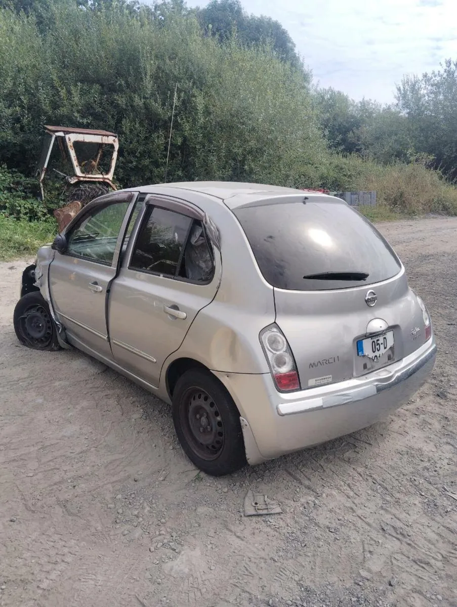 Breaking nissan march 2005 - Image 2