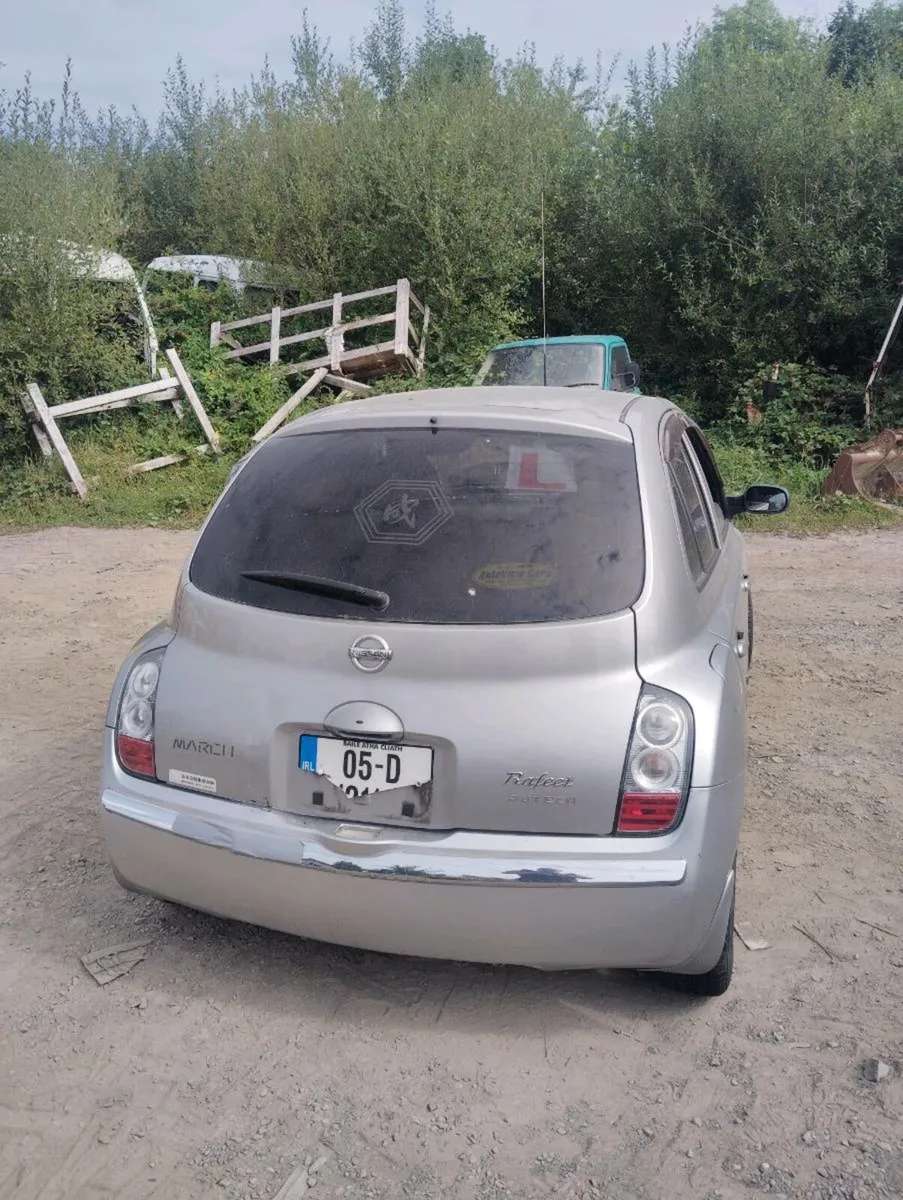 Breaking nissan march 2005 - Image 3