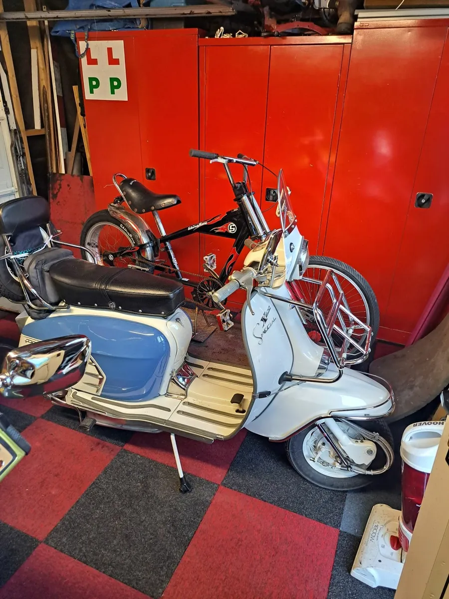 LAMBRETTA  classic SX200  COPY AND OR SILVERWING ? - Image 3