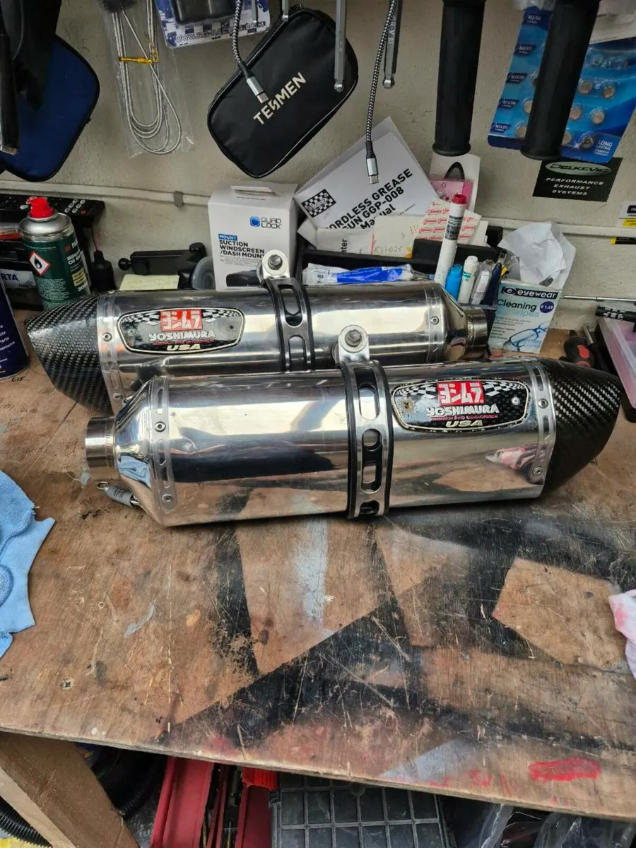 Yoshimura slip on cans - Image 1