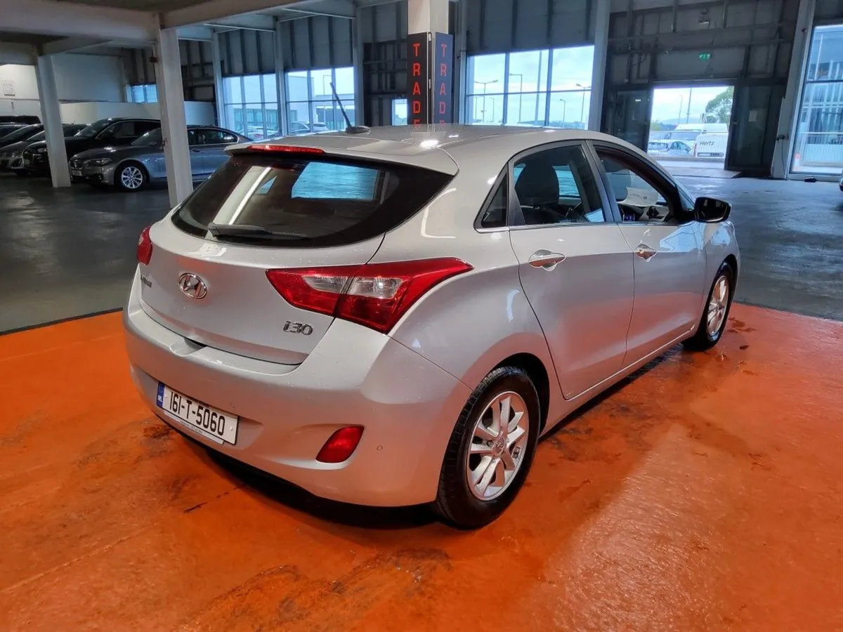Hyundai i30 1.6 Diesel Deluxe - Image 3