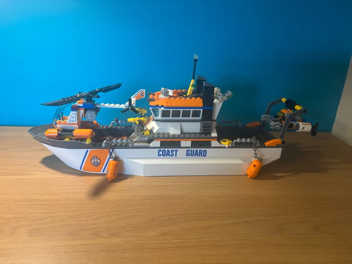 Lego City Coast guard boat - Image 3