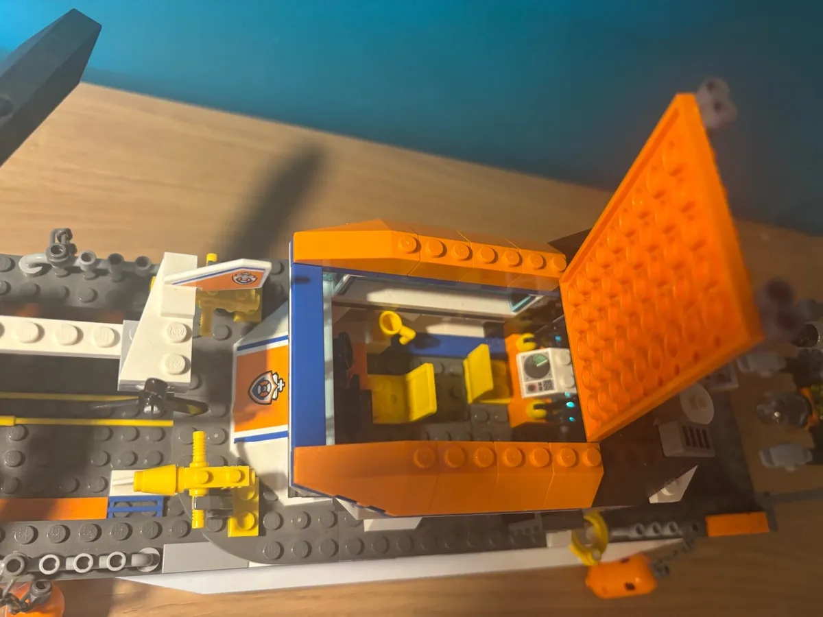 Lego City Coast guard boat - Image 4