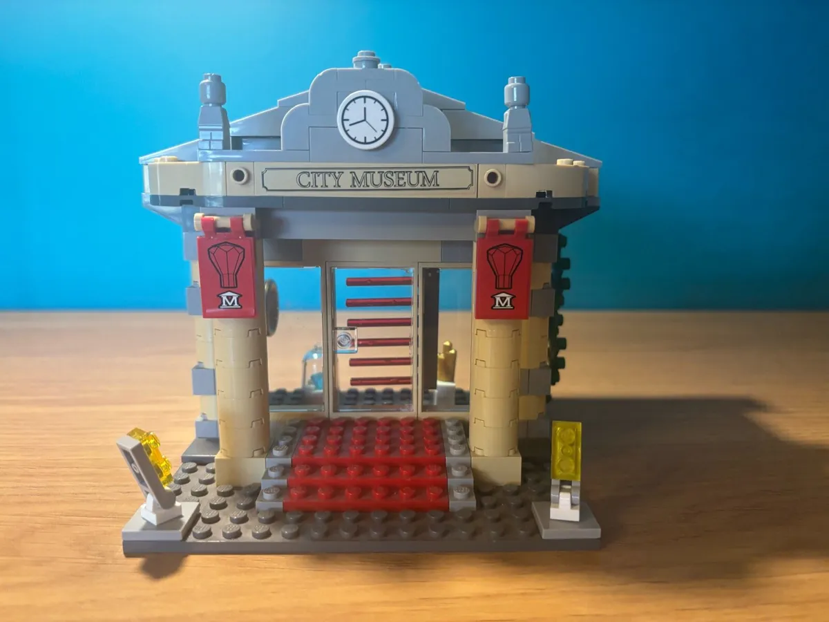 Lego city Museum setup - Image 2