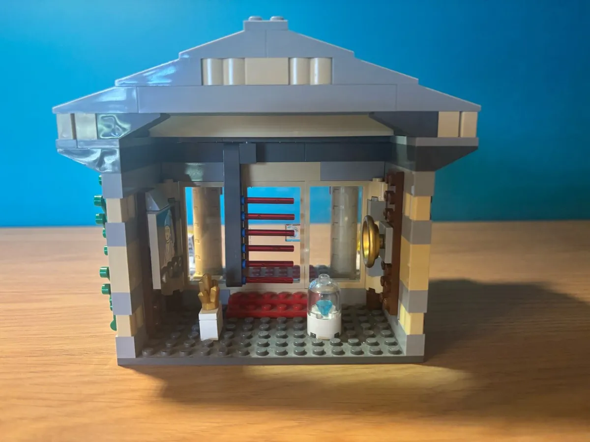 Lego city Museum setup - Image 3