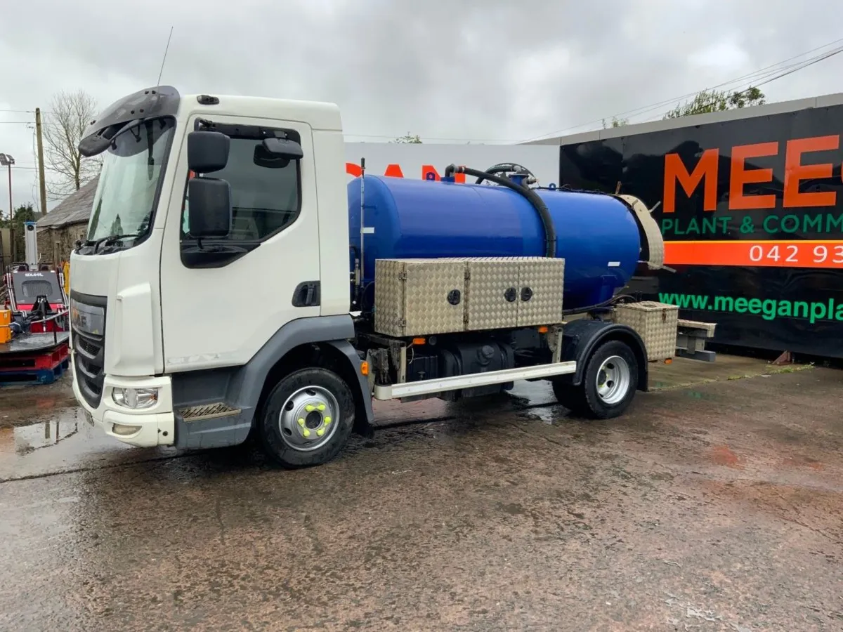 2016 DAF LF180 PORTALOO VACUUM TANKER. - Image 1