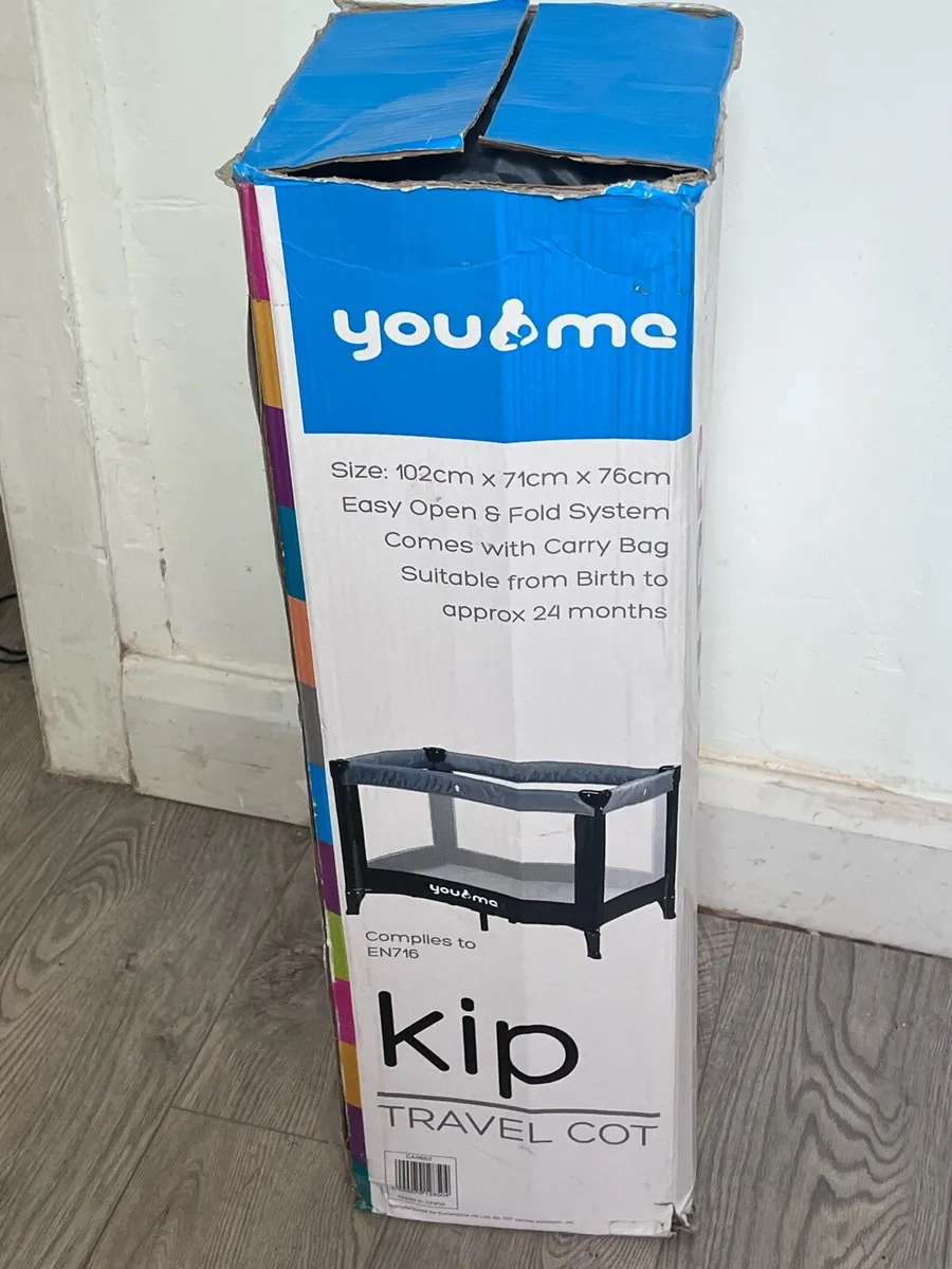 Travel cot