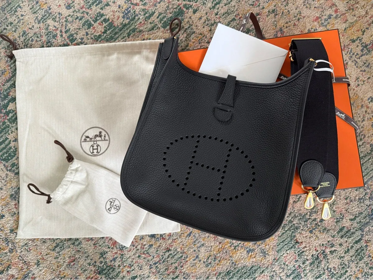 Evelyne 29/ Hermes - Image 1