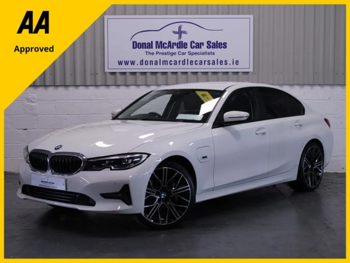 BMW 3-Series 2022 - Image 1