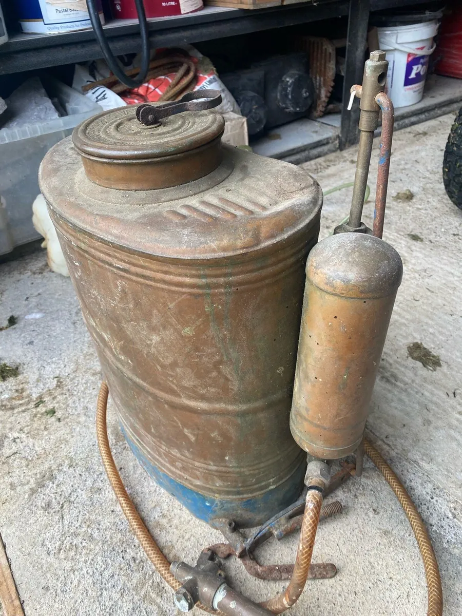 Vintage Copper Backpack Sprayer - Image 2