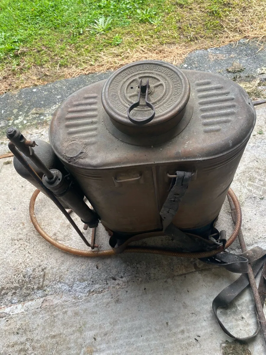 Vintage Copper Backpack Sprayer - Image 4