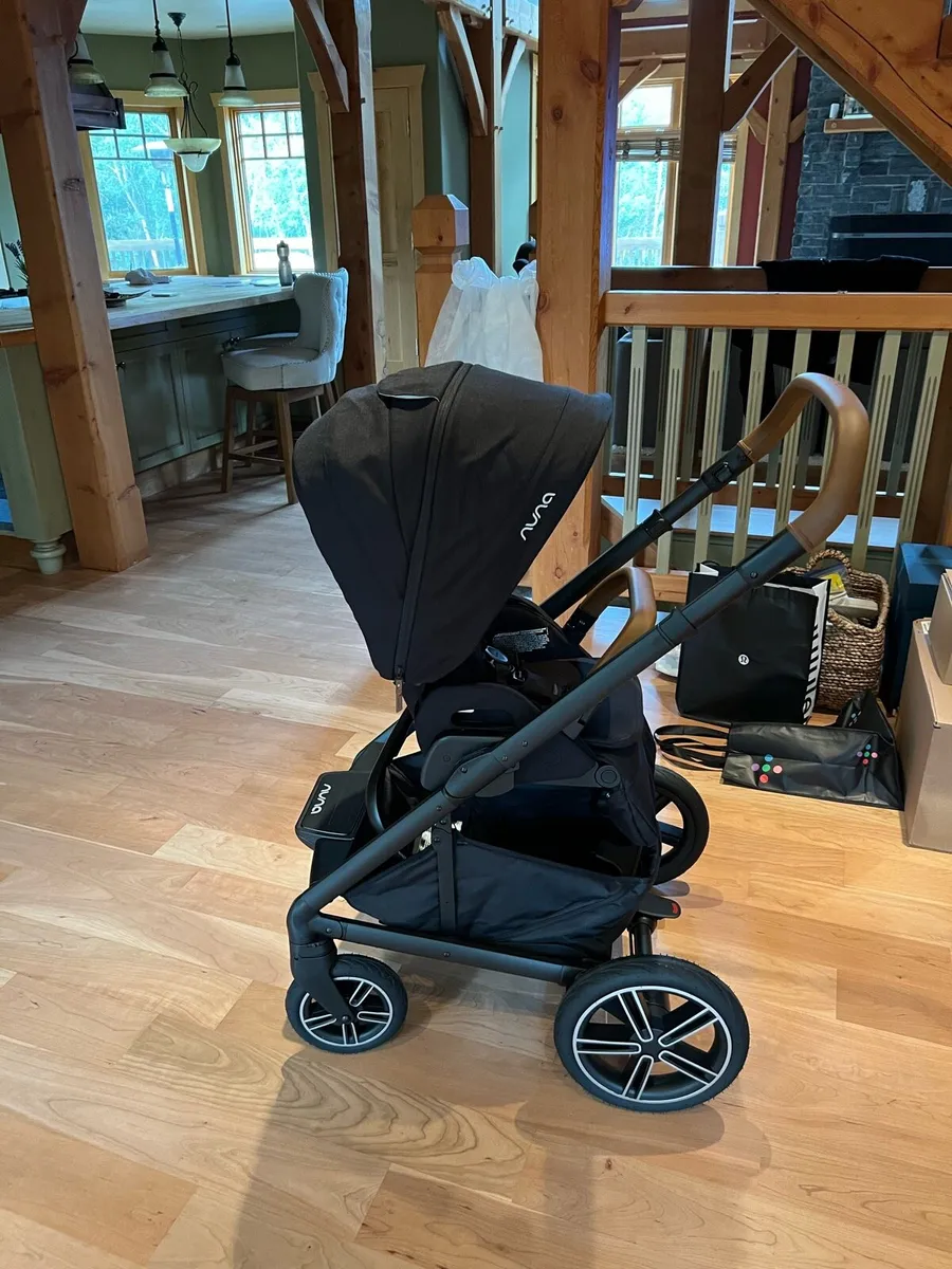 Nuna Mixx Next Stroller and Cot - Image 1