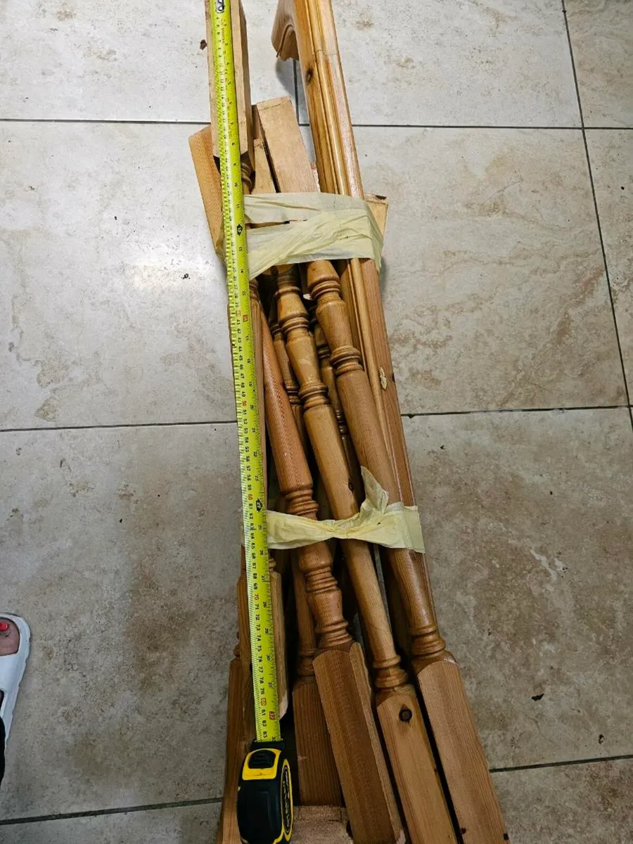 Spindles and wood - Image 4