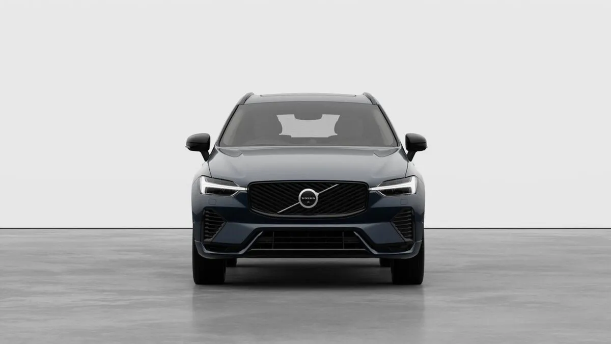 Volvo XC60 T6 AWD Plug IN Hybrid (ultra Dark) - Image 1