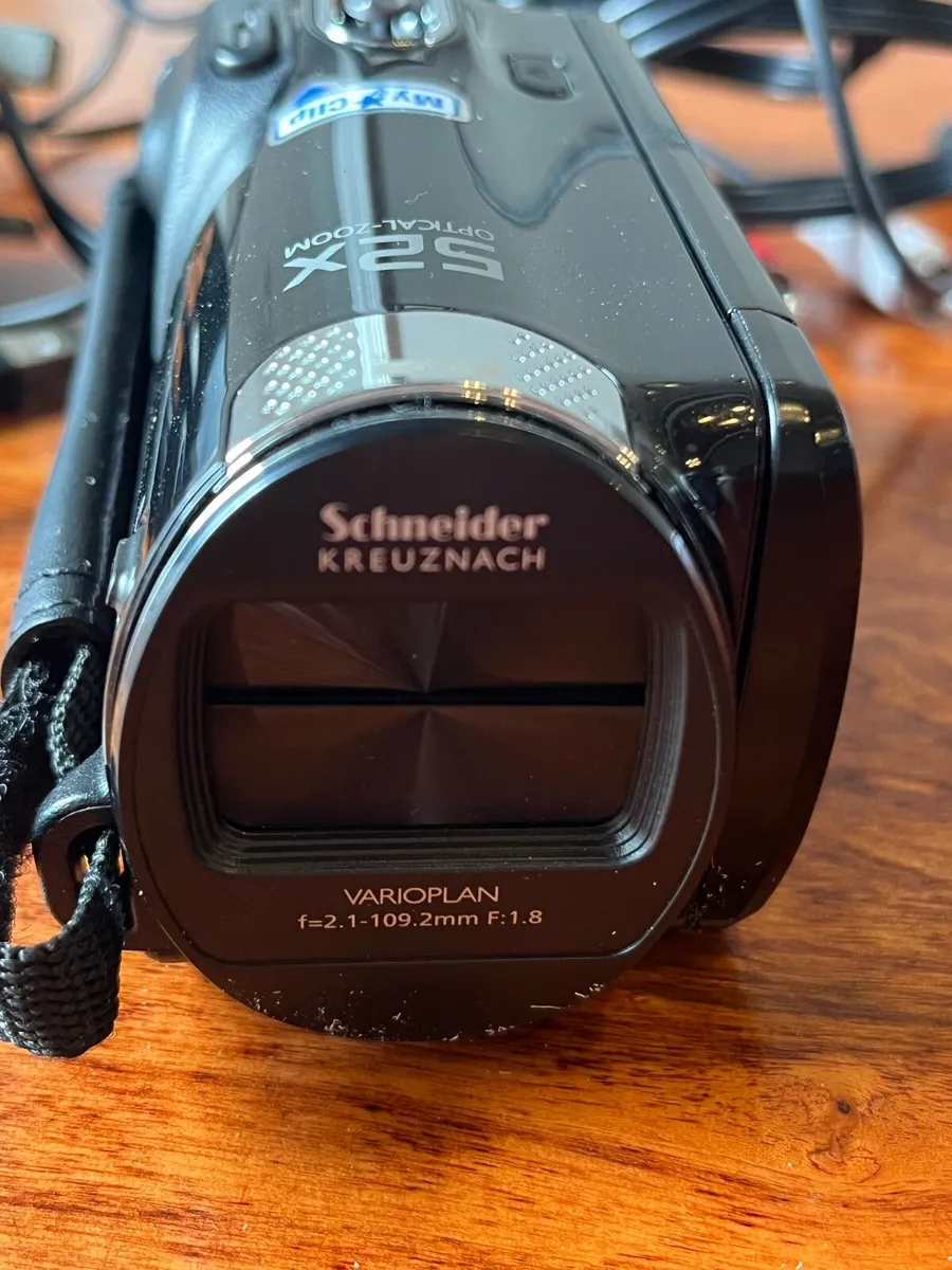 Cameras and camcorders selection - Image 4