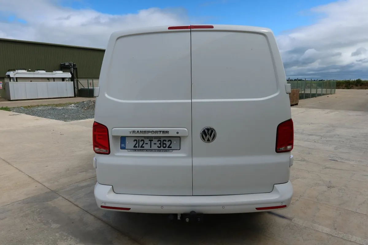 Volkswagen Transporter T6.1 Highline LWB 2.0 TDI - Image 2